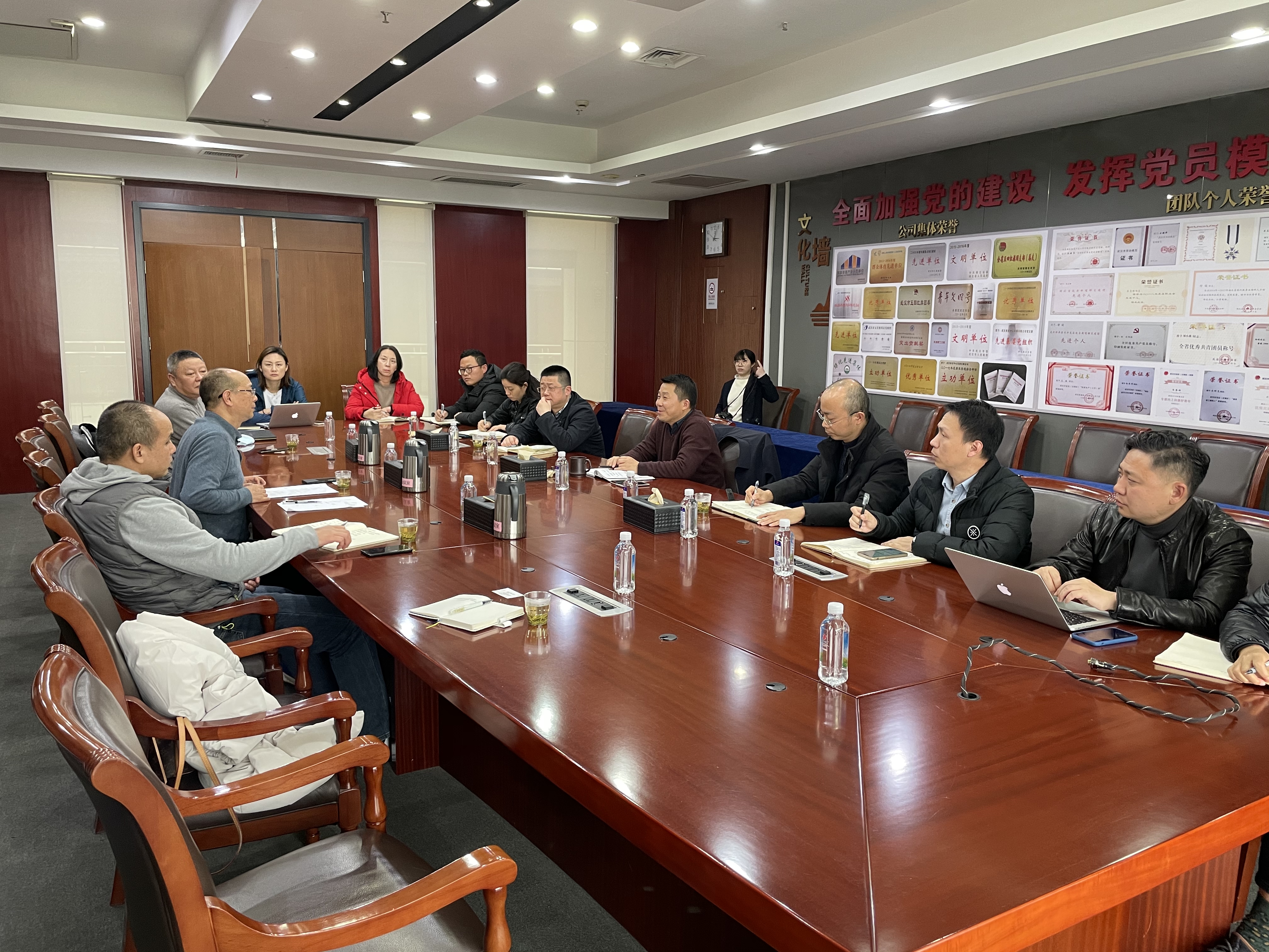 吴志锋会见湖北康辉总经理姜红宝