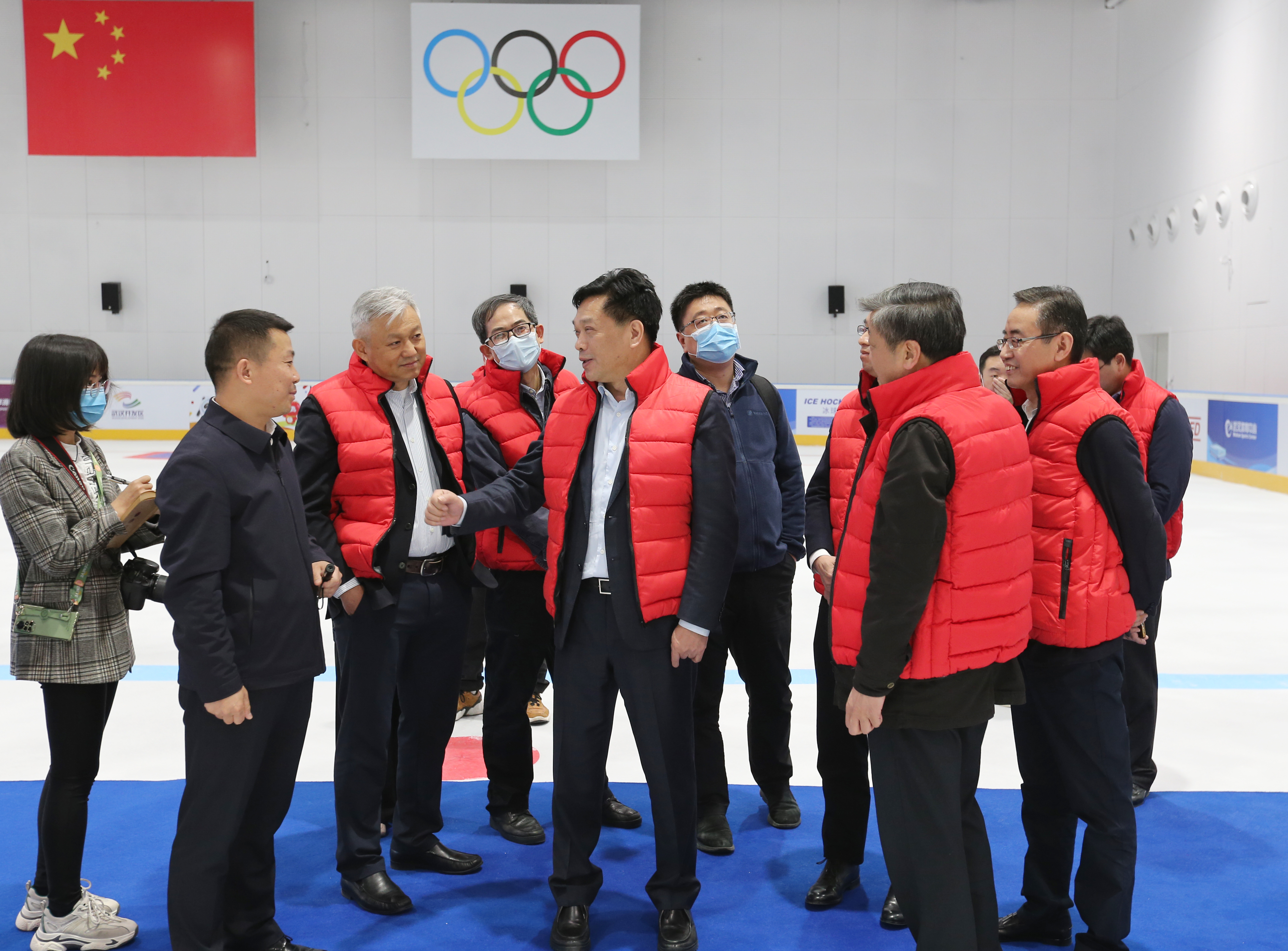 李建明调研武汉国际体育文化交流中心——冰场项目建设