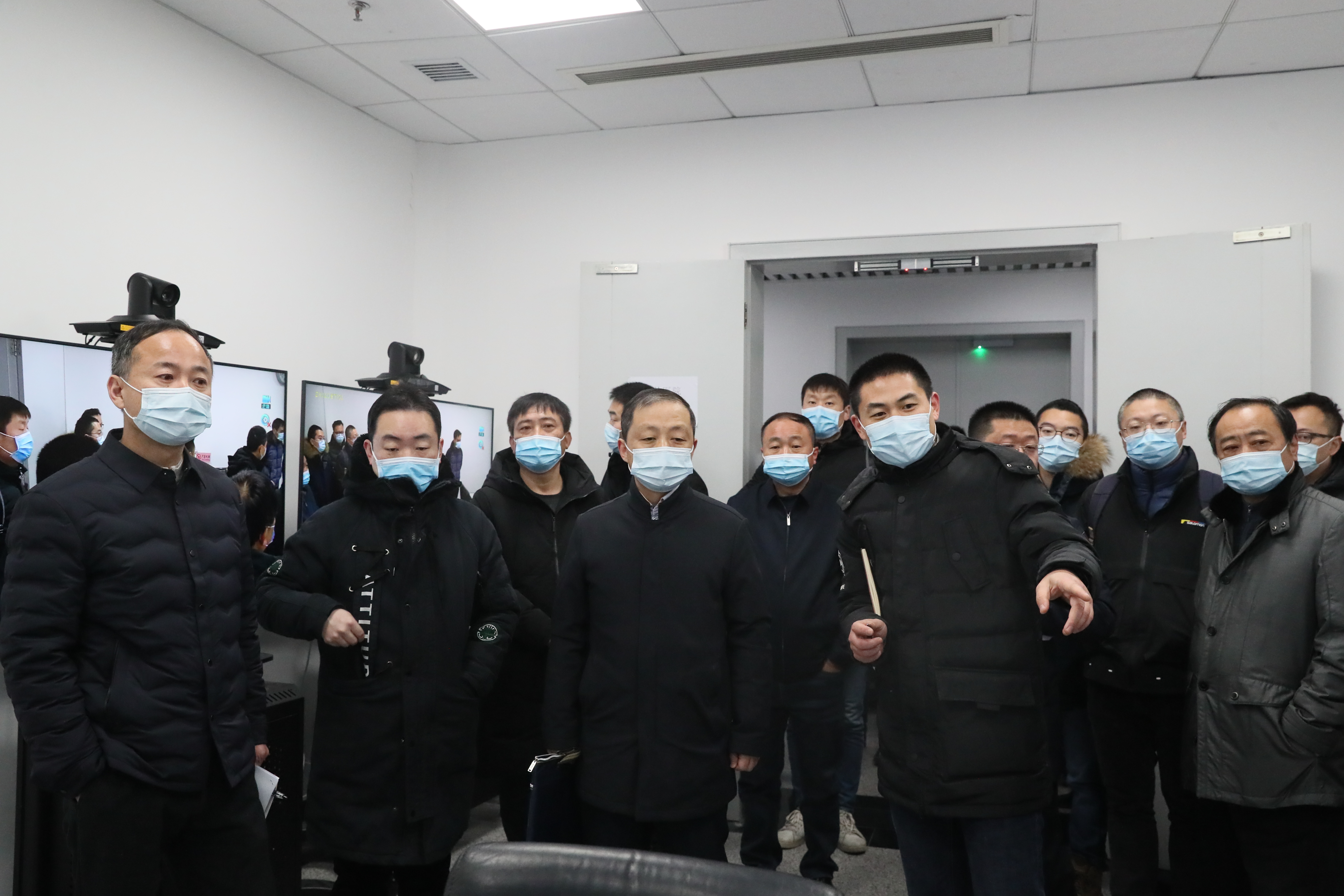 市纪委监委派驻市城建局纪检监察组调研熊猫体育中心平战结合改造项目(图5)
