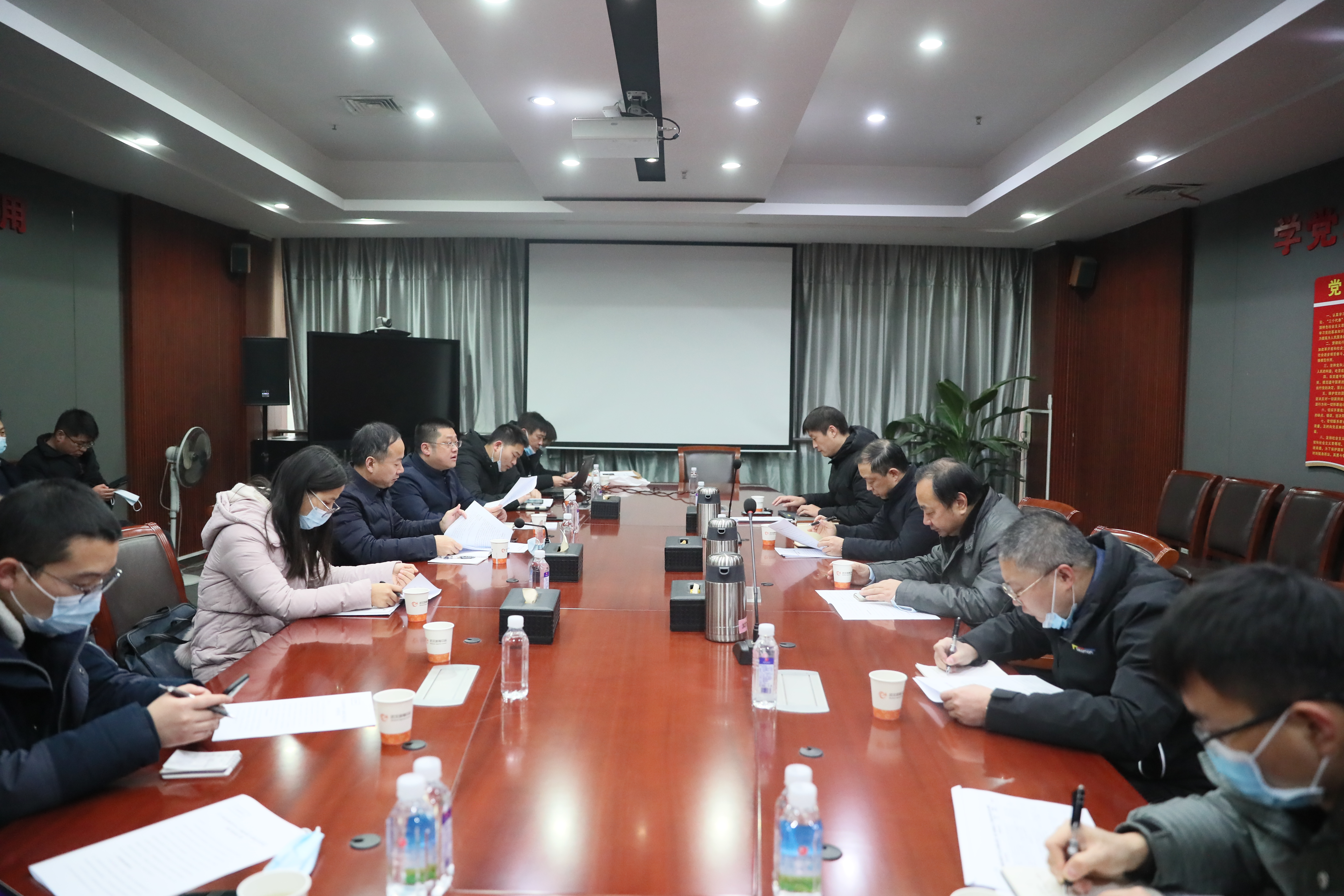 市纪委监委派驻市城建局纪检监察组调研熊猫体育中心平战结合改造项目(图6)