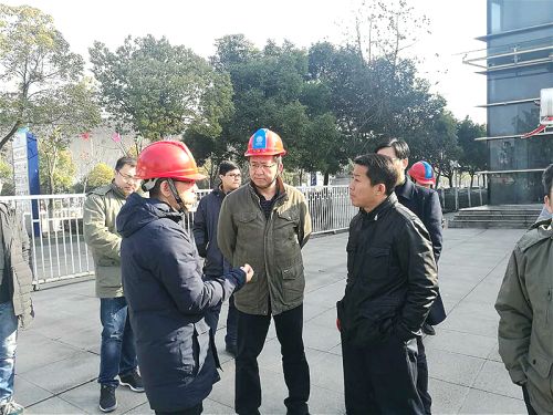 市供电公司区经信局调研体育中心军运会场馆供电保障工作