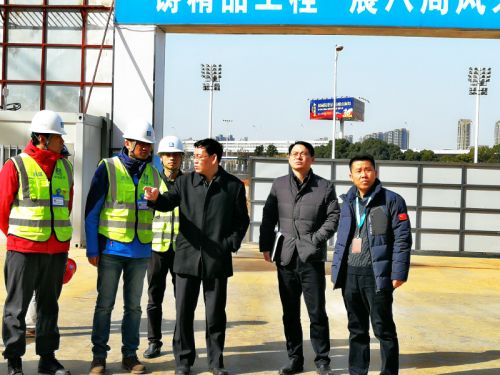 胡亚波调研体育中心军运会场馆建设