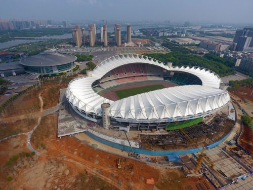 市人大考察军运会筹备工作(图1)