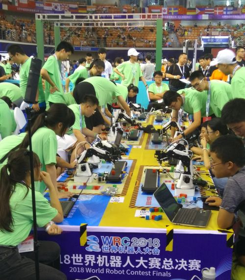 站在舞台中央迎来关注目光 ▏熊猫体育中心2018年文体活动亮点频出(图7)