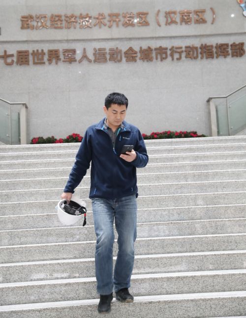 传工匠精神  做匠心青年  创优质工程 ——熊猫体育中心军运会场馆建设者陈海礁侧记(图2)