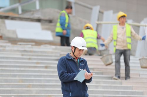 传工匠精神  做匠心青年  创优质工程 ——熊猫体育中心军运会场馆建设者陈海礁侧记(图3)