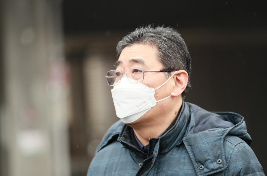 彭浩调研熊猫体育中心方舱医院强调：确保方舱医院稳定运行(图3)