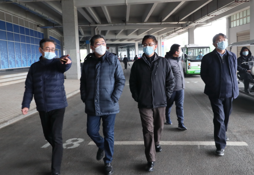 彭浩调研熊猫体育中心方舱医院强调：确保方舱医院稳定运行(图2)