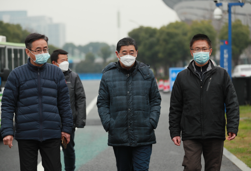 彭浩调研熊猫体育中心方舱医院强调：确保方舱医院稳定运行
