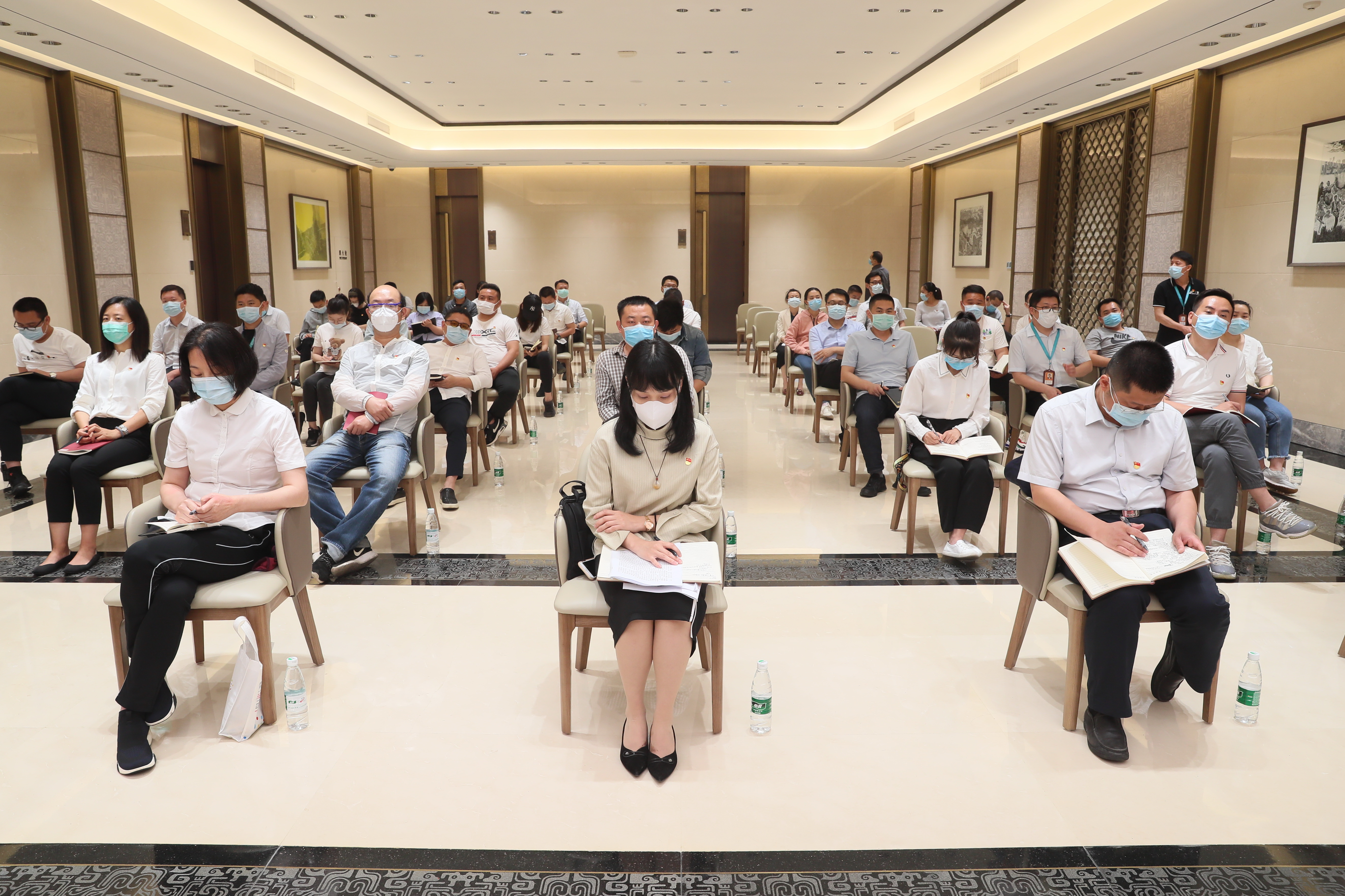 公司召开党风廉政建设工作会(图8)