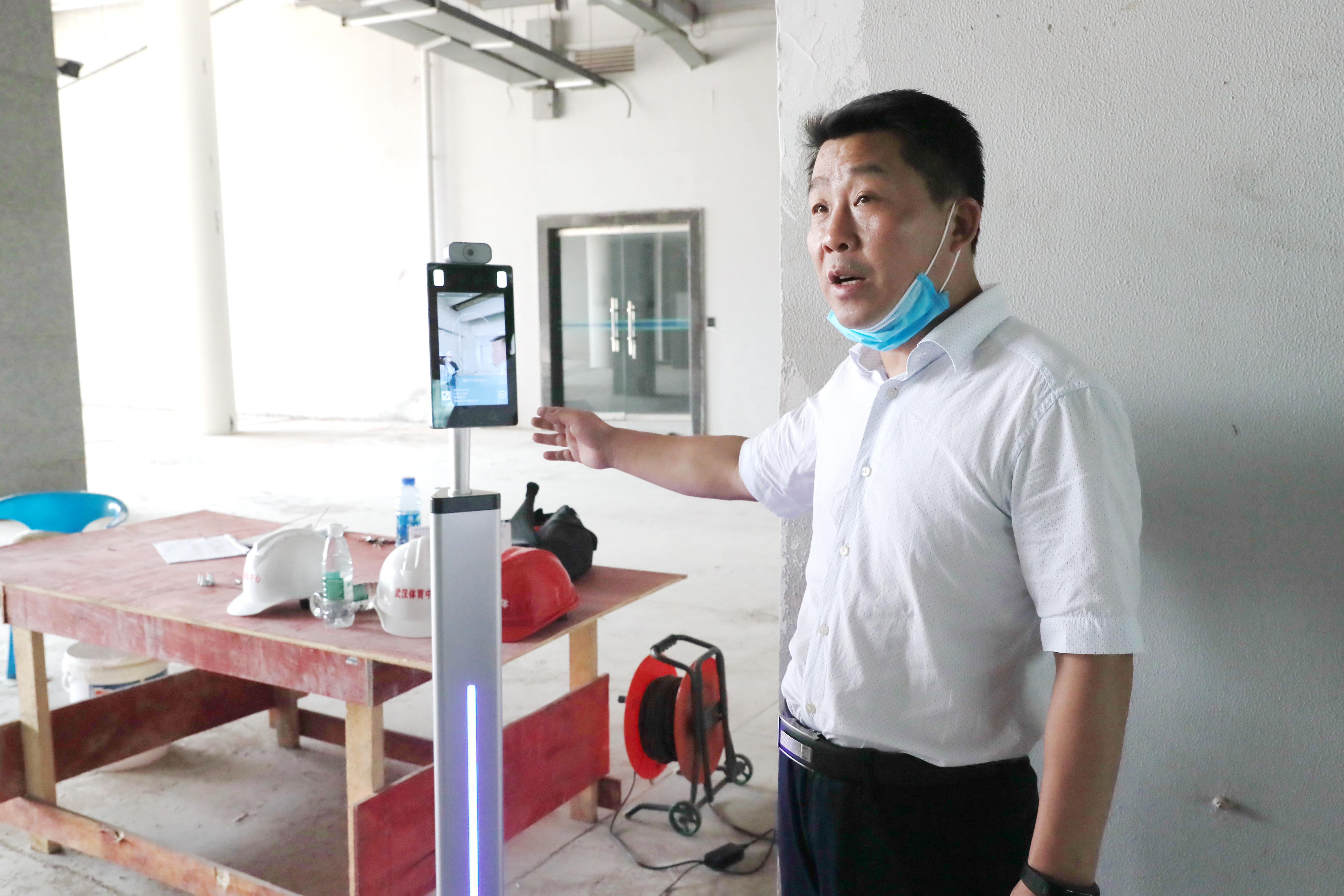 吴志锋检查军运会场馆续建恢复及开闭幕式临建拆除等项目进展情况(图3) 吴志锋检查军运会场馆续建恢复及开闭幕式临建拆除等项目进展情况(图3)